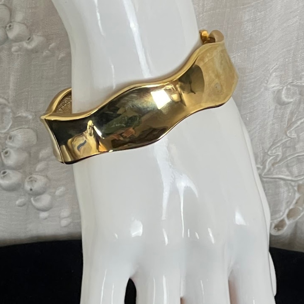 Vintage Clamp Bangle/Cuff Bracelet Gold Tone - Picture 10 of 11